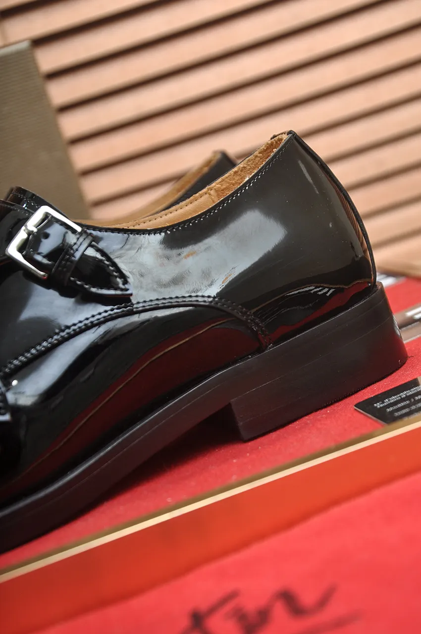 Men's shoes 💰620💶 [Chrstian Loubotin] Red-soled shoes 💋Original mold opening, the highest version on the market, purely handmade ➕Imported cowhide uppers, first-layer water-dyed cowhide lining! Original EU high-gloss outsole. 38 to 45 (45 customized)
